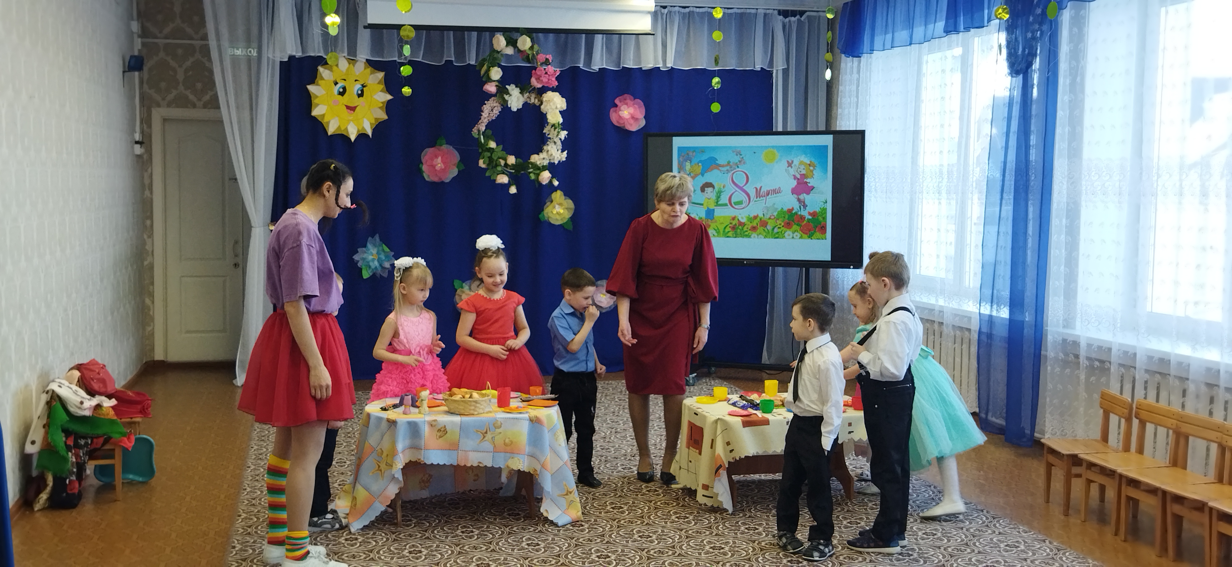 Международный женский день.